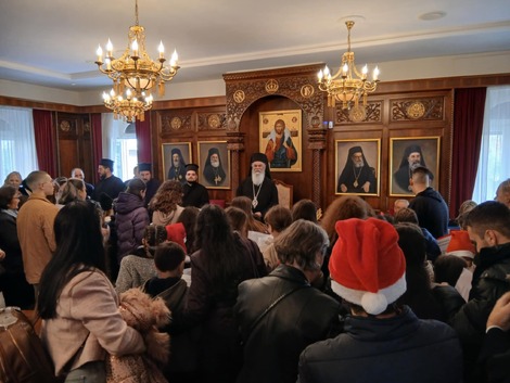 Εόρτιες ευχές κλήρου και λαού προς τον Σεβασμιώτατο Μητροπολίτη Καλαβρύτων και Αιγιαλείας κ. Ιερώνυμο ενόψει των Χριστουγέννων