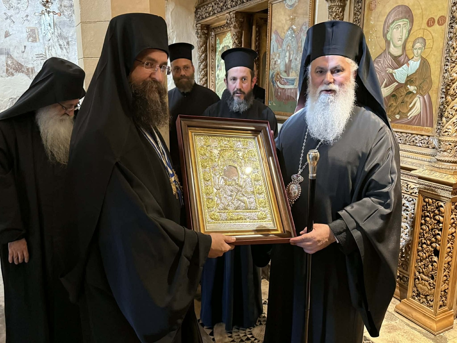 Ιστορική επίσκεψη και προσκύνημα της εκπροσώπων της Ιεράς Κοινότητας του Αγίου Όρους στις Ιερές Μονές Μεγάλου Σπηλαίου και Αγίας Λαύρας Καλαβρύτων