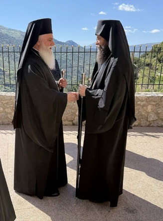 Ιστορική επίσκεψη και προσκύνημα αντιπροσώπων της Ιεράς Κοινότητας του Αγίου Όρους στις Ιερές Μονές Μεγάλου Σπηλαίου και Αγίας Λαύρας Καλαβρύτων