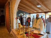 Πανηγυρική Αρχιερατική Θεία Λειτουργία στην Ιερά Μονή Αγίας Τριάδος Ακράτας Αιγιαλείας