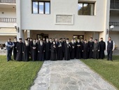 Ιστορική επίσκεψη και προσκύνημα αντιπροσώπων της Ιεράς Κοινότητας του Αγίου Όρους στις Ιερές Μονές Μεγάλου Σπηλαίου και Αγίας Λαύρας Καλαβρύτων