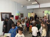 Επίσκεψη του Σεβασμιωτάτου Μητροπολίτου Καλαβρύτων και Αιγιαλείας κ. Ιερωνύμου στο 9ο Δημοτικό Σχολείο Αιγίου και στο 1ο Νηπιαγωγείο Αιγίου
