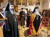 ΑΡΧΙΕΡΑΤΙΚΗ ΘΕΙΑ ΛΕΙΤΟΥΡΓΙΑ ΣΤΗΝ ΠΑΝΗΓΥΡΙΖΟΥΣΑ ΙΕΡΑ ΜΟΝΗ ΠΑΝΑΓΙΑΣ ΜΑΚΕΛΛΑΡΙΑΣ