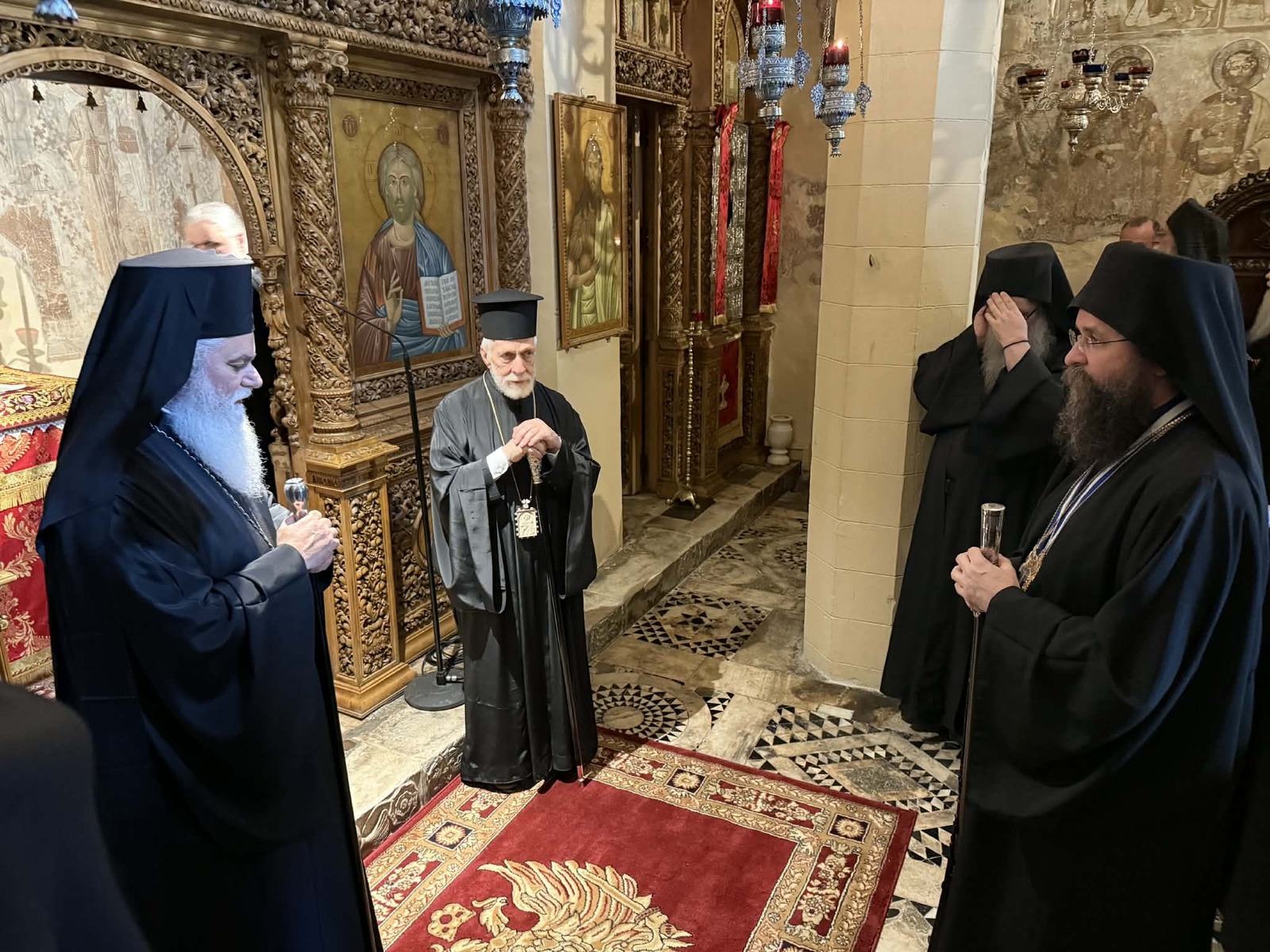 Ιστορική επίσκεψη και προσκύνημα της εκπροσώπων της Ιεράς Κοινότητας του Αγίου Όρους στις Ιερές Μονές Μεγάλου Σπηλαίου και Αγίας Λαύρας Καλαβρύτων