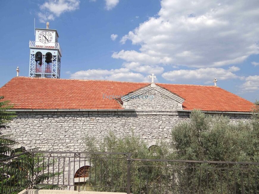 Ιερός Ναός Αγίας Τριάδος Δάφνης Καλαβρύτων