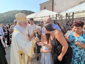 ΑΡΧΙΕΡΑΤΙΚΗ ΘΕΙΑ ΛΕΙΤΟΥΡΓΙΑ ΣΤΗΝ ΠΑΝΗΓΥΡΙΖΟΥΣΑ ΙΕΡΑ ΜΟΝΗ ΠΑΝΑΓΙΑΣ ΜΑΚΕΛΛΑΡΙΑΣ