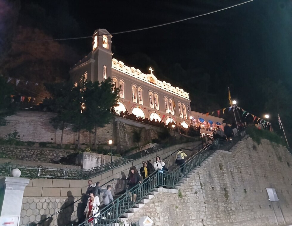  Ιερό Προσκύνημα Παναγίας Τρυπητής:  Ιερά Παράκληση υπέρ πνευματικής ενισχύσεως εν όψει των ενδοσχολικών και εισαγωγικών εξετάσεων