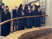 Ιστορική επίσκεψη και προσκύνημα αντιπροσώπων της Ιεράς Κοινότητας του Αγίου Όρους στις Ιερές Μονές Μεγάλου Σπηλαίου και Αγίας Λαύρας Καλαβρύτων